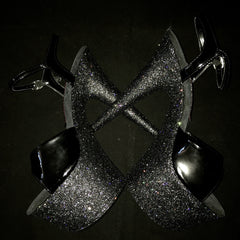 7" Black with Black Straps