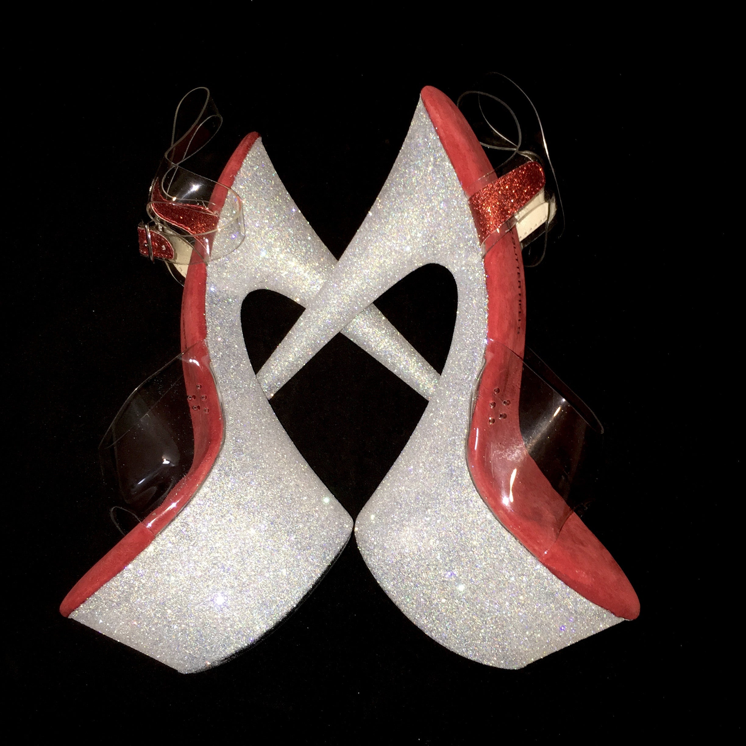 7" Snow with Red Footbed